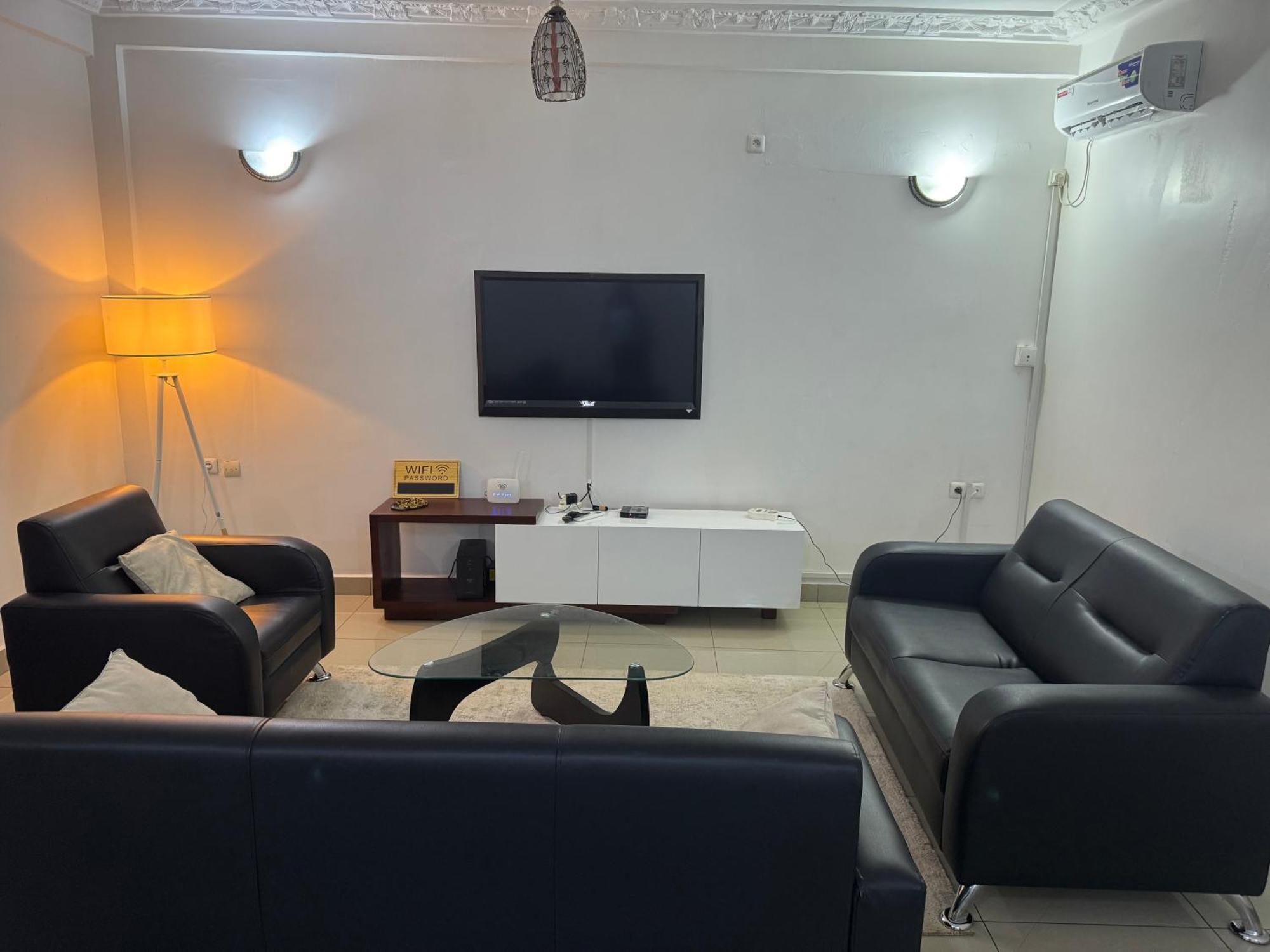 Appartements Modernes, Wifi, Tv - Yaounde, Omnisports 외부 사진